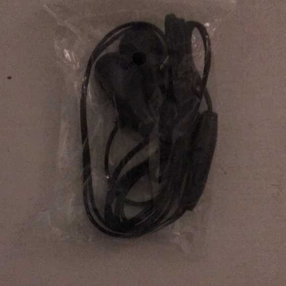 VORTEX SELL PHONE ( phone color is black) - Picture 6 of 11